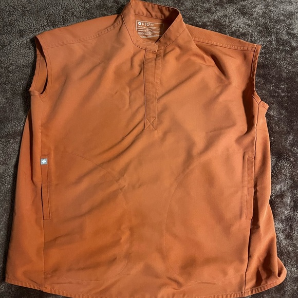 Women’s Figs Rafaela Scrub Top, Terracotta - Picture 1 of 2